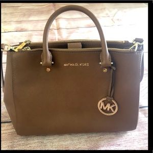 MICHAEL Michael Kors Medium Selma Shoulder Bag